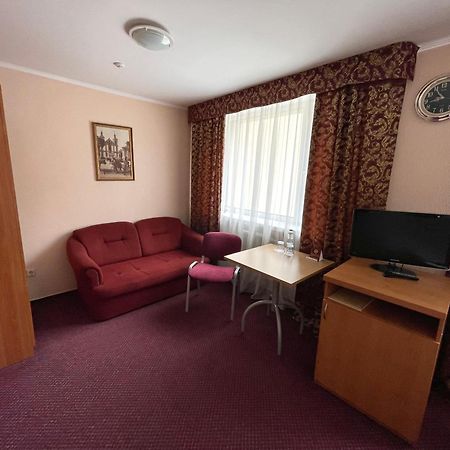 Hotel Complex Ukraine Lutsʼk Exterior foto