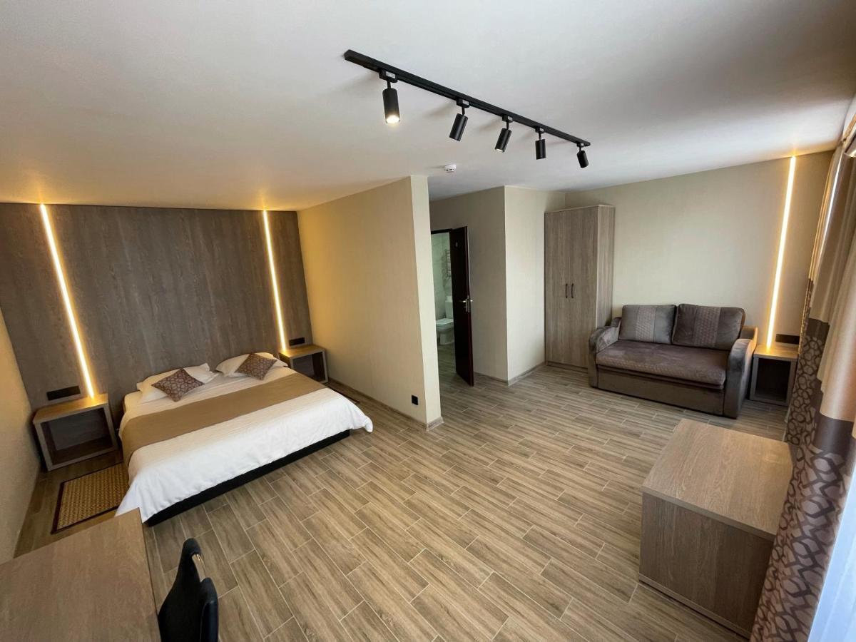Hotel Complex Ukraine Lutsʼk Exterior foto