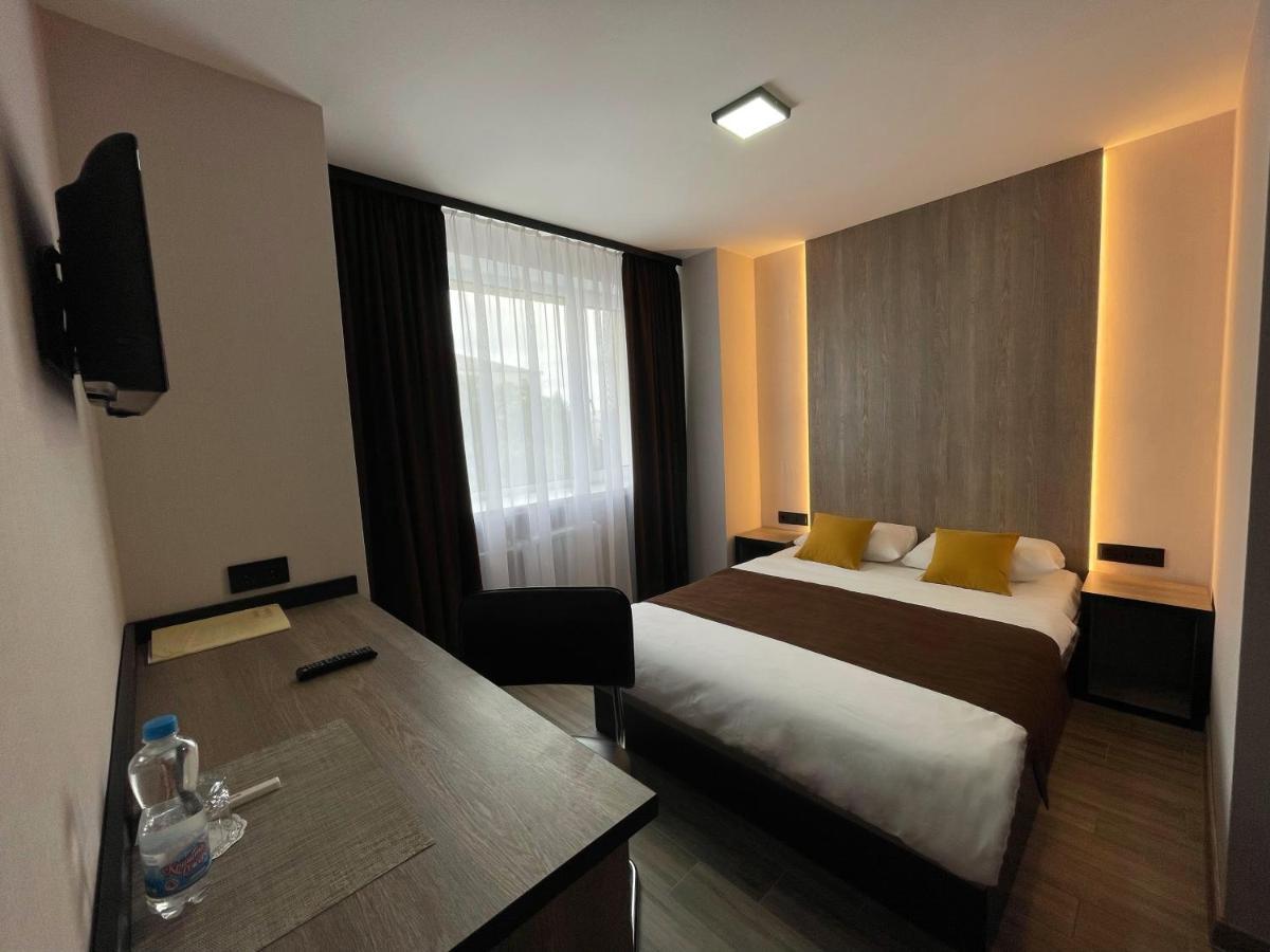 Hotel Complex Ukraine Lutsʼk Exterior foto