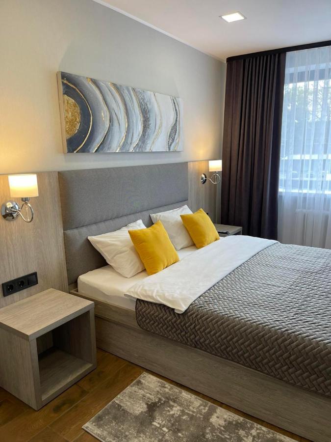Hotel Complex Ukraine Lutsʼk Exterior foto