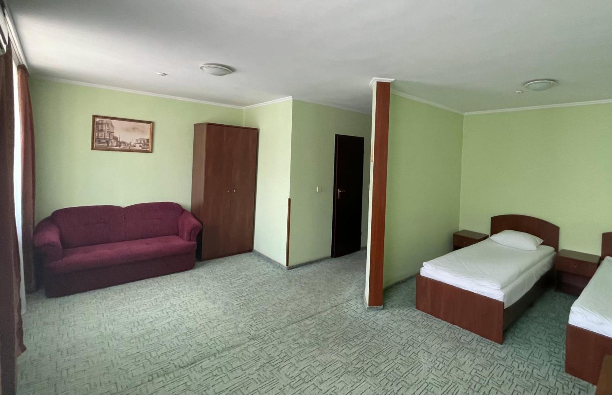 Hotel Complex Ukraine Lutsʼk Exterior foto