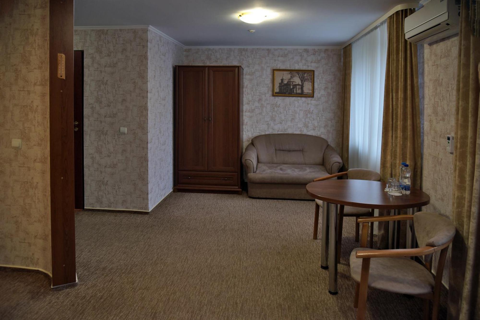 Hotel Complex Ukraine Lutsʼk Exterior foto